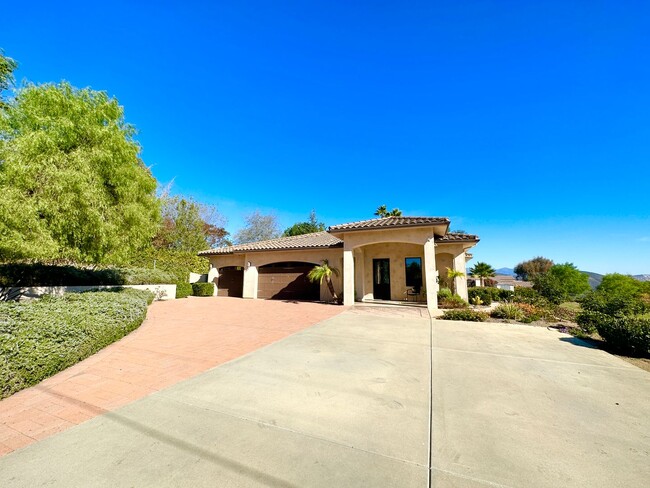 Amazing Location & Beautiful Country Livin... - Amazing Location & Beautiful Country Livin... House