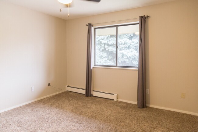 2800 Kalmia Ave Unit B306