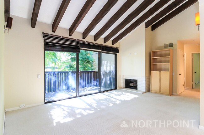 Photo - 2BR/2BA | Newly Renovated Unit | Community pools | In Woodside Sierra! Unidad 2