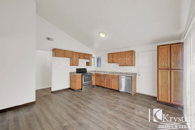 Photo - 165 Georgetown Ct