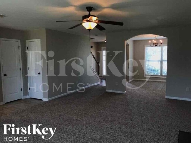 Photo - 260 Village Broad St