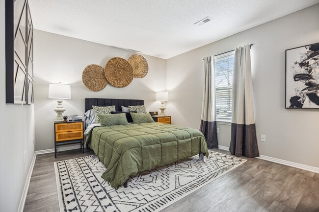 Renovated Apartment - North Oaks Landing