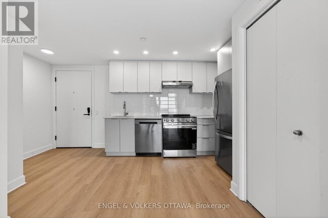 Photo - 1360 Carling Ave Unité 1803