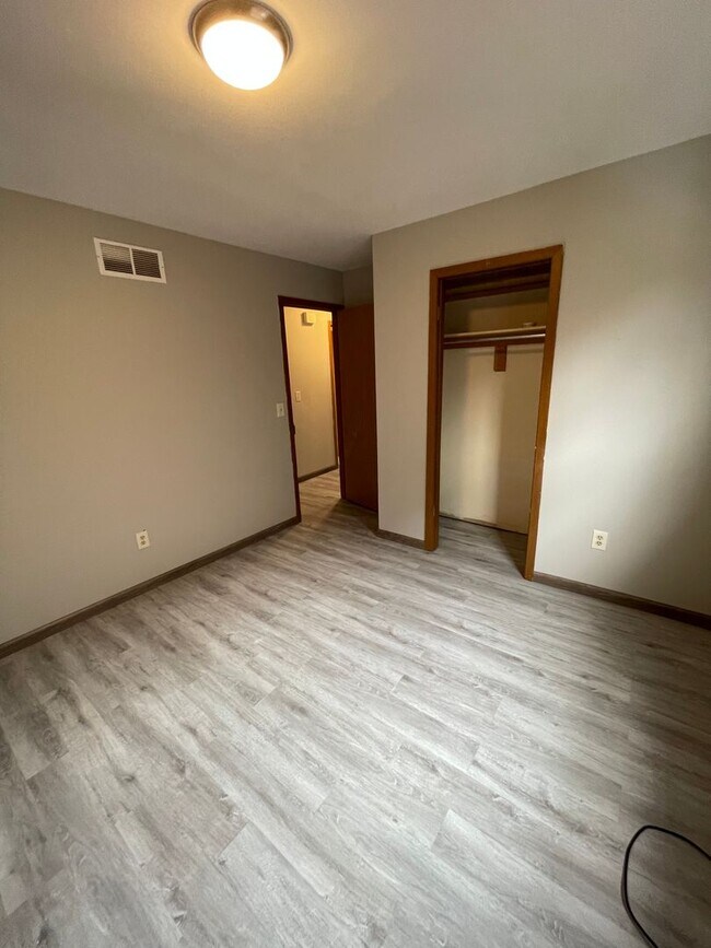 Photo - (45) 99-103 Chittenden Avenue Unit 101