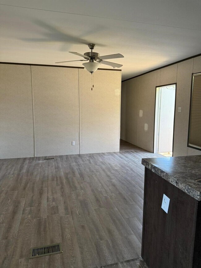 Photo - 16311 Crockett Martin Ests Dr