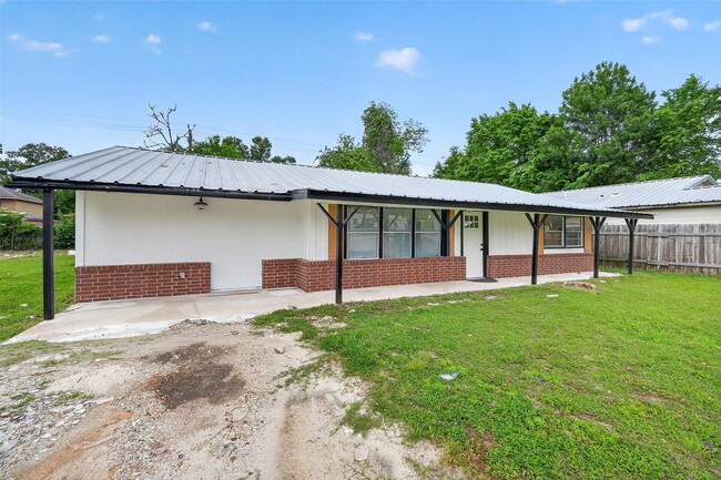 Photo - 8221 Bigwood St