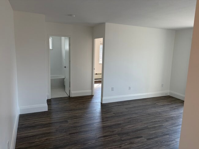 Photo - 1835 Bloor St Unit 306