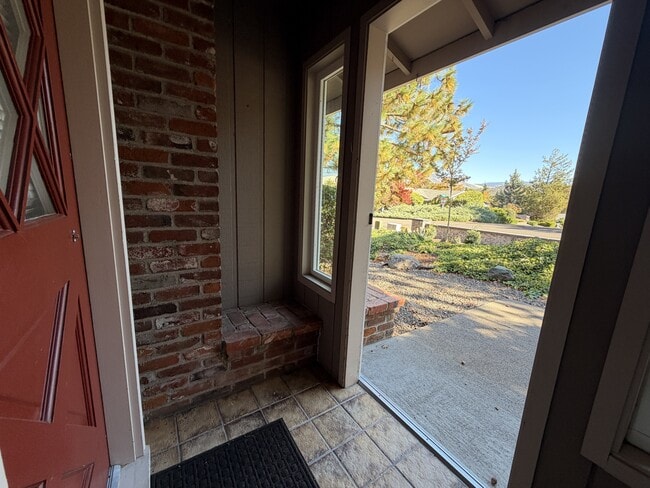 Photo - 779 Twin Pines Cir