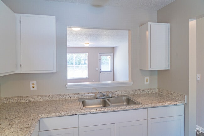 119 - 3BR 1.5 BA 1001 SF - Kitchen