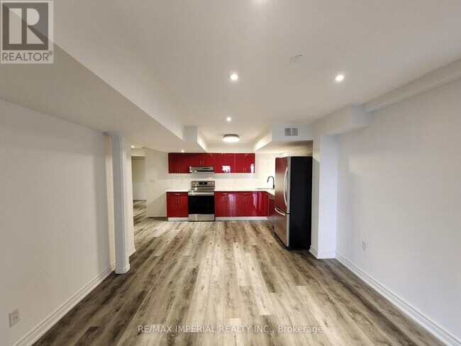 Photo - 9 Caramel Crescent