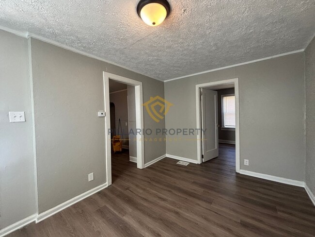 Photo - 711 W 22nd St Unit 711 W 22nd St -  2