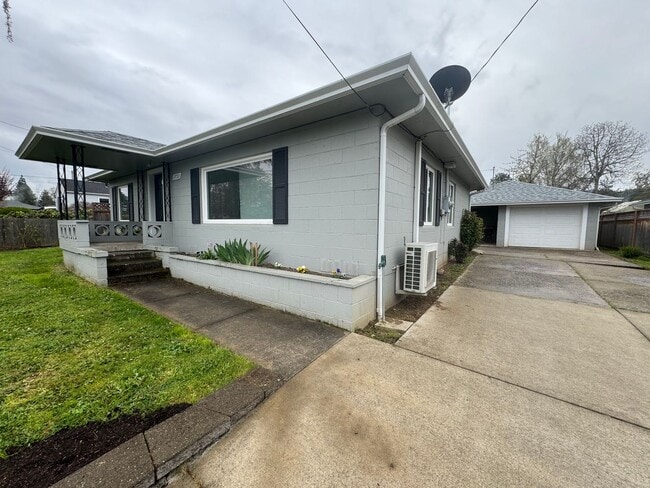 Photo - 2733 W Sharp Ave