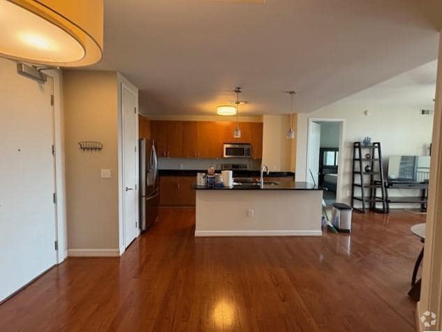 Building Photo - 711 Cosmopolitan Dr NE Unit 512 Rental