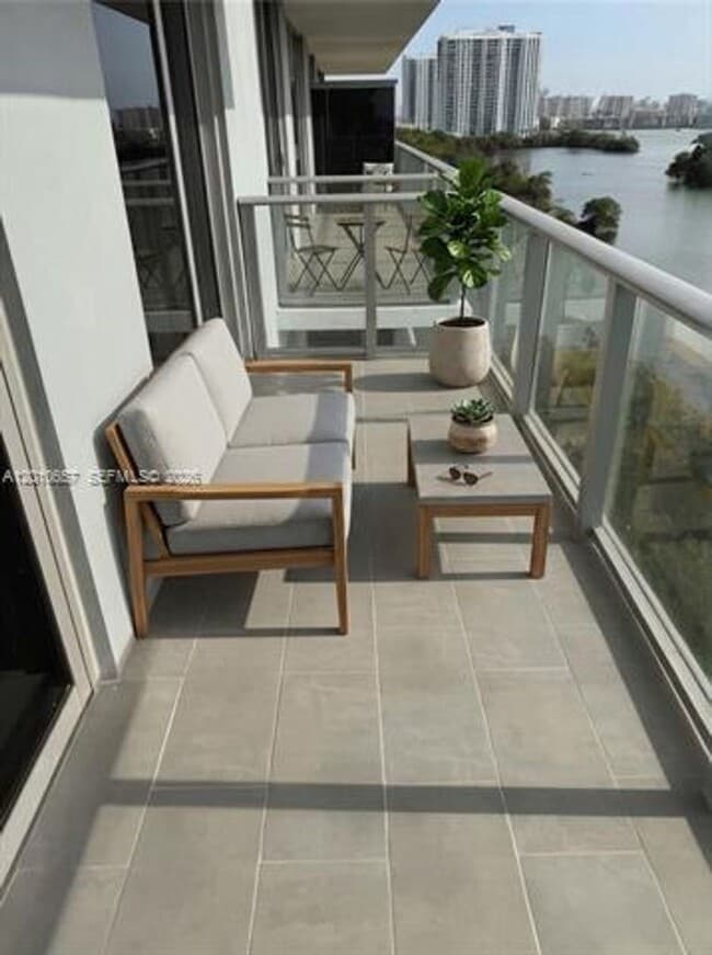 Photo - 16385 Biscayne Blvd Unit 16385 Biscayne Blvd # 717