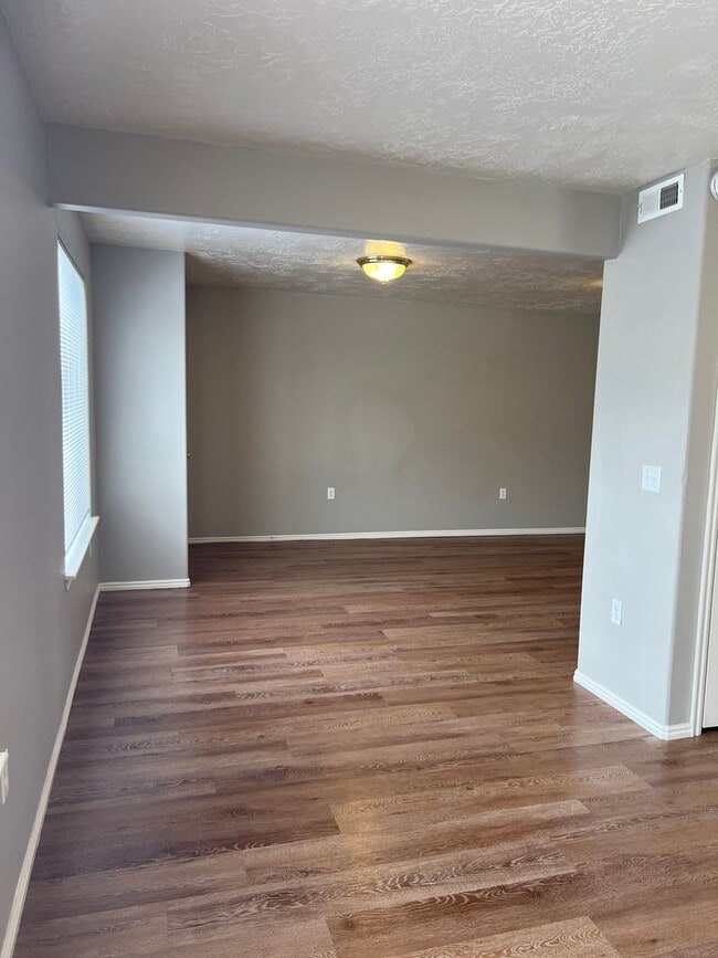 Photo - BEAUTIFUL 2 Bed 1 bath Continental condo w...