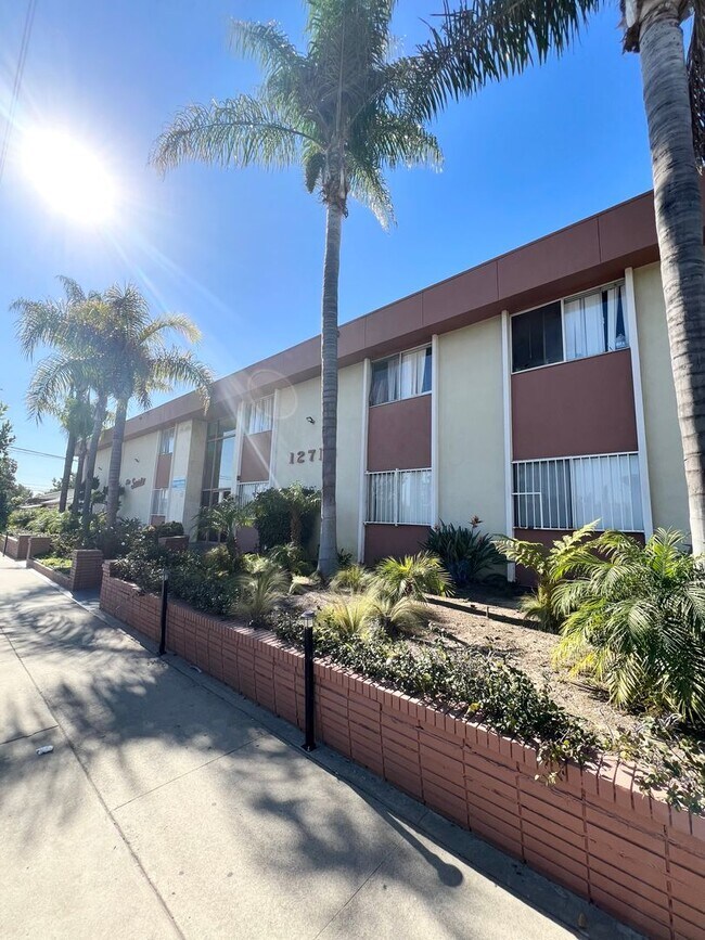 KORNBLUM 3 (Sunrise Apts)