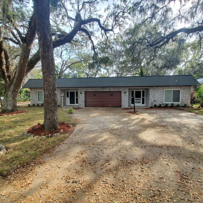 Photo - "Charming 3-Bed Home with Ample Space and Modern Comforts in New Port Richey!"