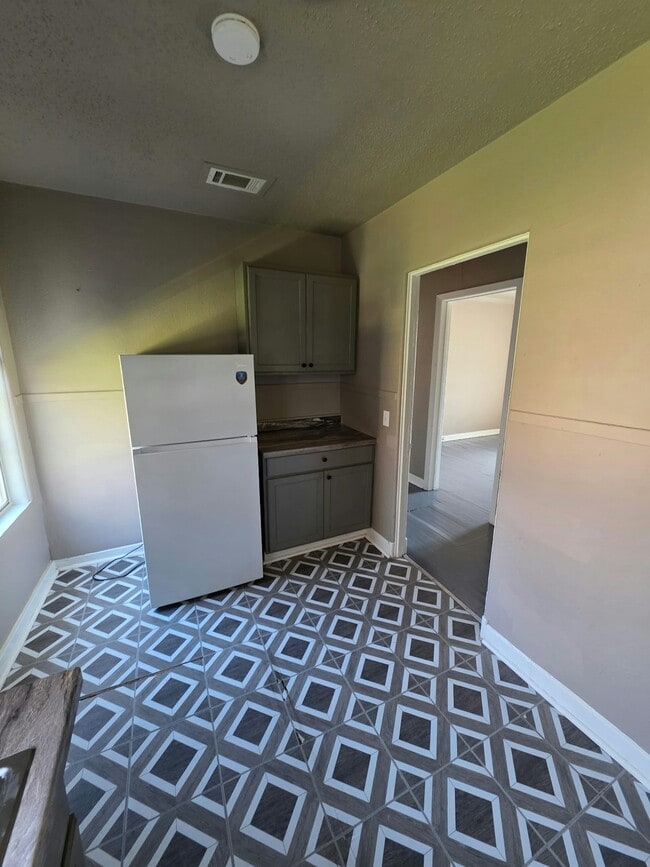 Photo - 1279 Estelle St