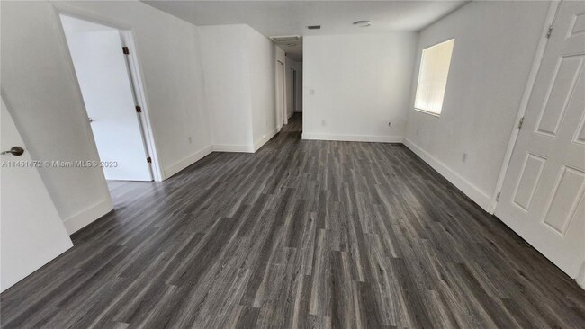 Photo - 550 NW 58th St Unit 1