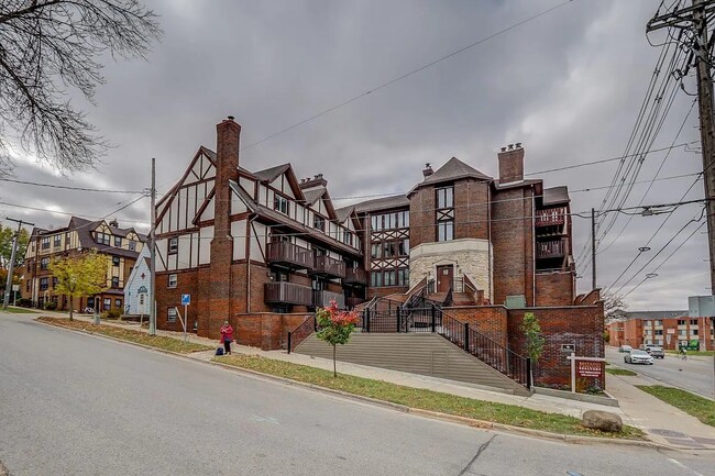 Photo - 328 N Allen St Unit 1
