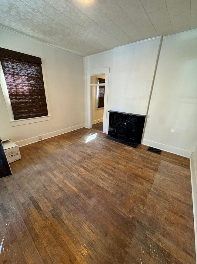 Photo - 953 W Main St