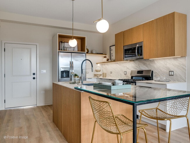 Photo - 2811 N Thatcher Ave Unit 304