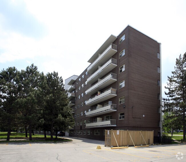 Photo - 2313 Islington Ave