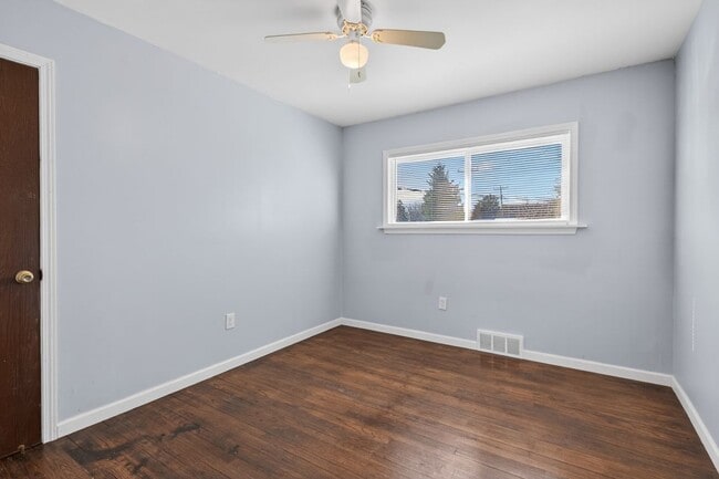 Photo - 8154 Quinn St
