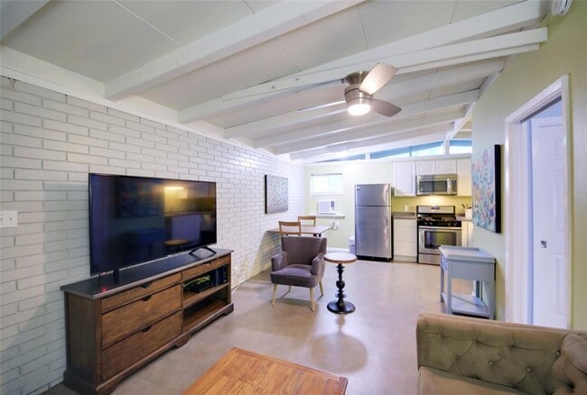 Photo - 2325 Newfield Ln