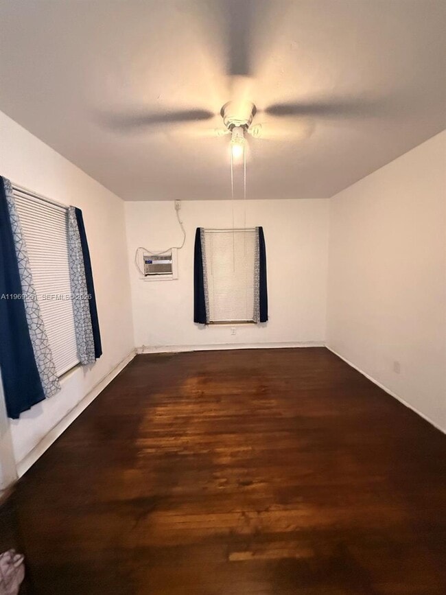 Photo - 1959 Taylor St Unit 1-2