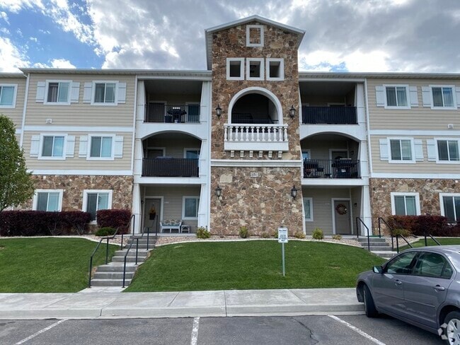 Building Photo - Top Level Condo in Saratoga Springs Unit 1923