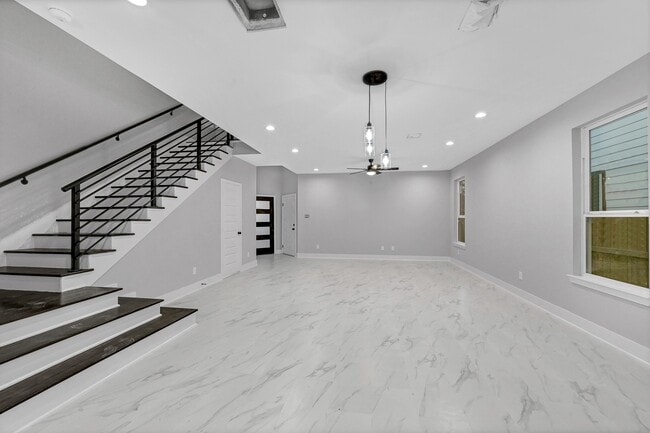 Photo - 8209 Sparta St