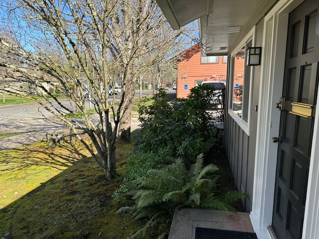 Photo - Beautiful high end 1 bedroom duplex with office!