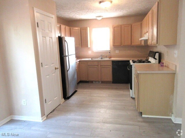 Building Photo - 2181 E 87th St Rental
