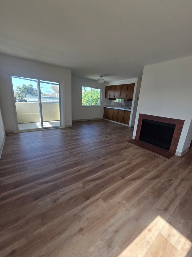 Building Photo - 3124 Yosemite Ave Unit 3