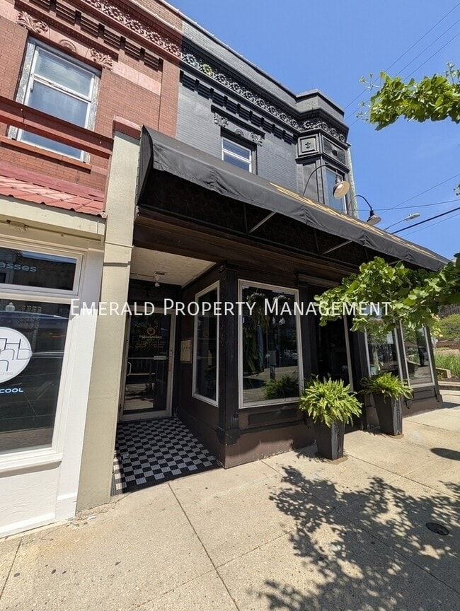 Photo - 514 E State St Unit 1