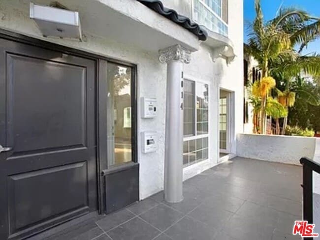Building Photo - 1014 S Orange Dr Rental