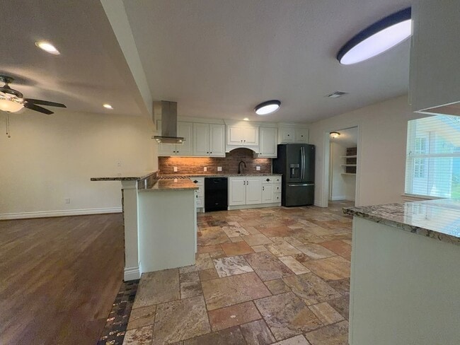 Photo - 204 Edens Ave