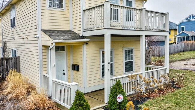 Front - 614 E 21st St Unidad Main House