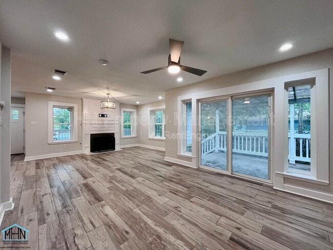 Photo - 810 Elizabeth Rd