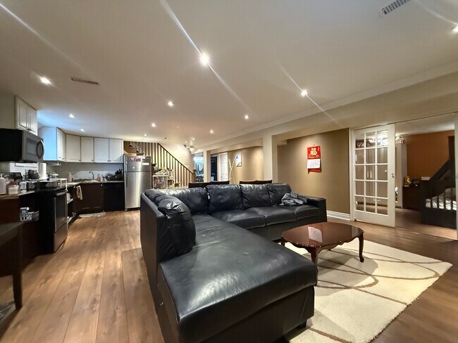 Photo - 7071 Baskerville Run