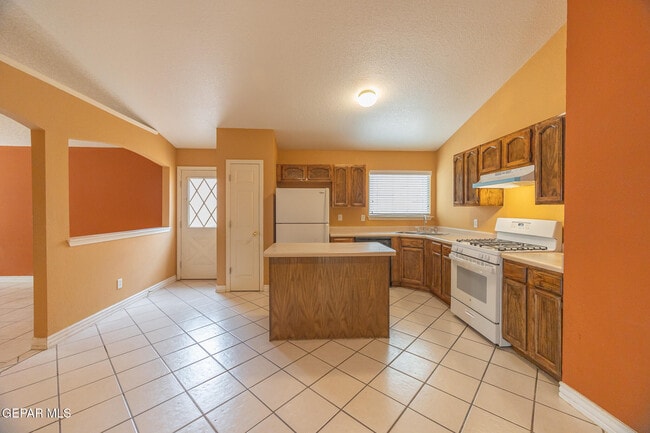 Photo - 13771 Paseo Central Ave