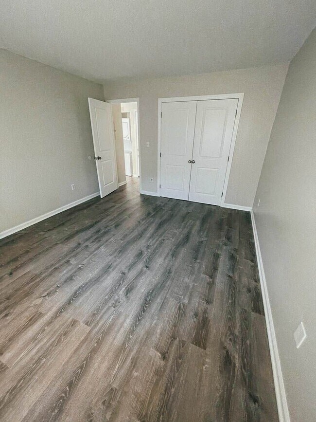 Photo - Beautifully Renovated 1bd Condo Unidad 471 Whalley Ave  - C