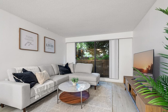 Building Photo - 1855 W 2nd Ave Unit ID1051823P