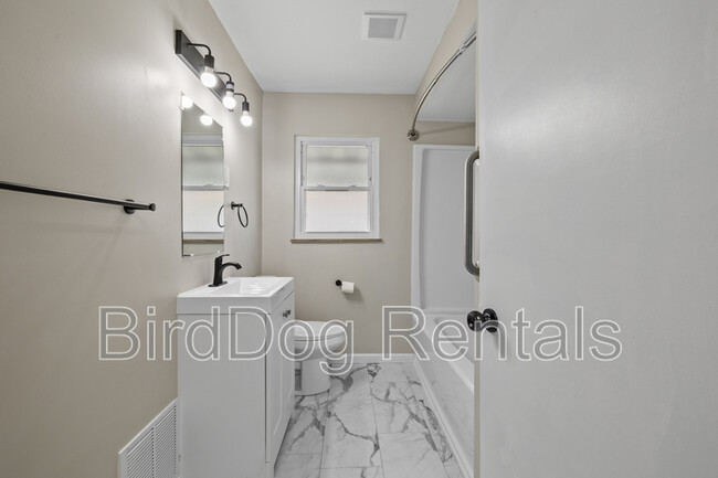 Photo - 1914 Vaughn St