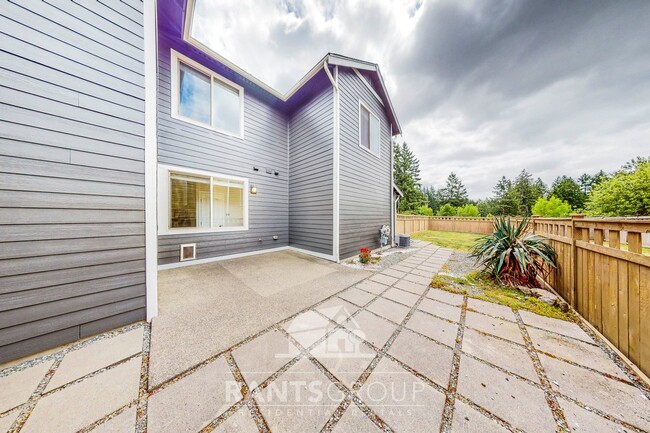 Photo - Stylish 3-Bedroom Townhome in Great West Olympia Location