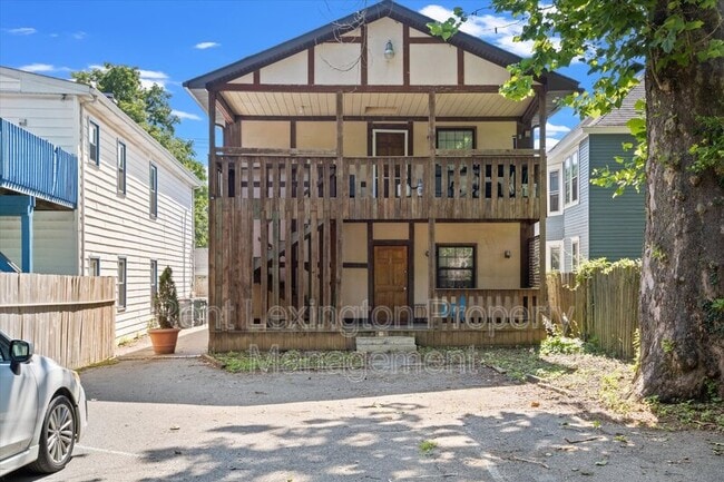 Building Photo - 342 E High St Rental