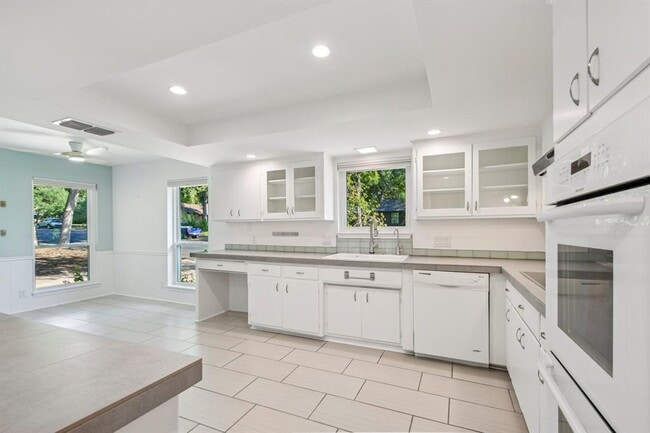 Building Photo - 2505 Comburg Castle Way