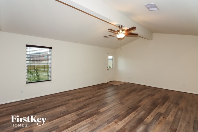 Photo - 2301 Starboard Sail