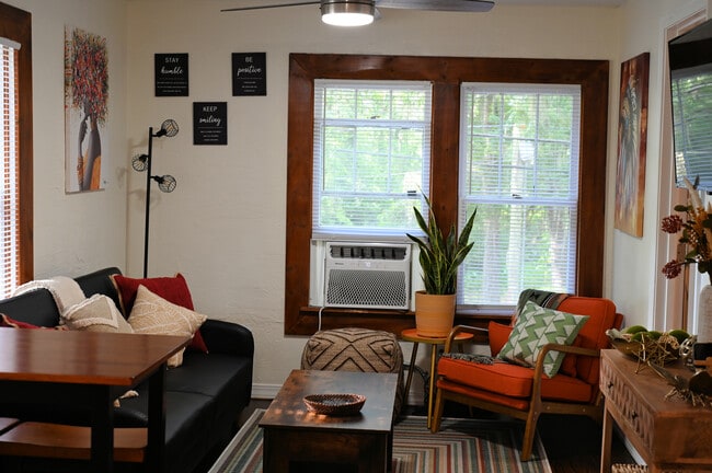 Photo - 502 E Van Buren St